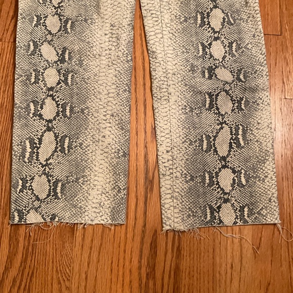 Zara Women Premium Denim Collection Jeans, Grey Snake Print, 5-Pocket, Sz 4 - Picture 6 of 15